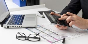 Bridging the Wage Divide: Navigating the Pay Gap Between Tenured Employees and New Hires in High-Paying Industries