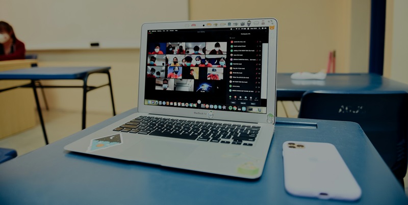 Zoom is developing software for immersive video conferencing on Apple’s VR hardware