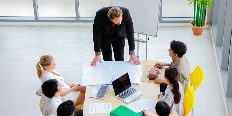 How Can AI Elevate Employee Development and Performance?