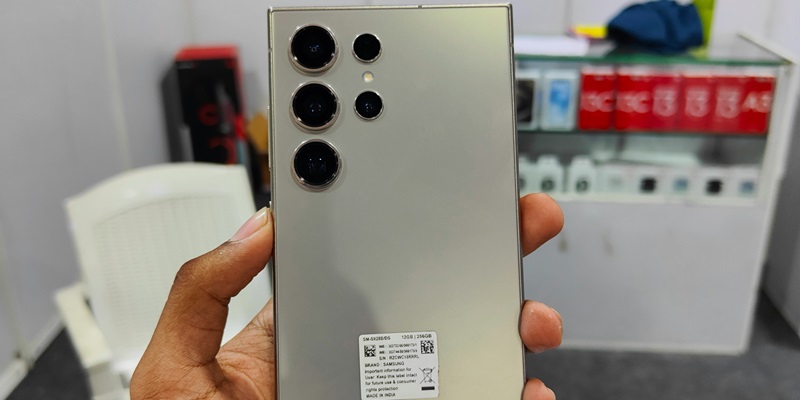 Galaxy S24 Ultra Flaws Spark Quality Control Concerns